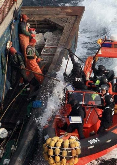 韩海警称被杀中国渔民暴力抗法 试图推卸责任