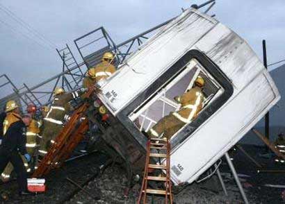 美國列車相撞逾210人死傷 疑為自殺者製造事故